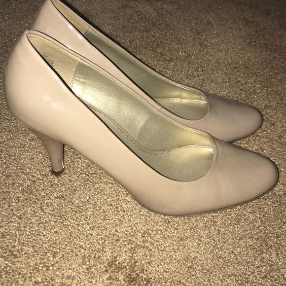 Heels - Picture 1 of 5